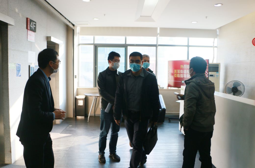 万众一心，，，，，携手抗疫 | 筼筜街道主任苏克一行莅临龙8国际电子平台指导复工情形